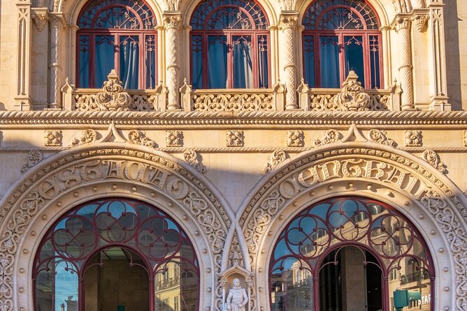 Lisbon (Chiado-Baixa) Scavenger Hunt and Sights Self-Guided Tour - Largo do Carmo and a quieter change of pace
