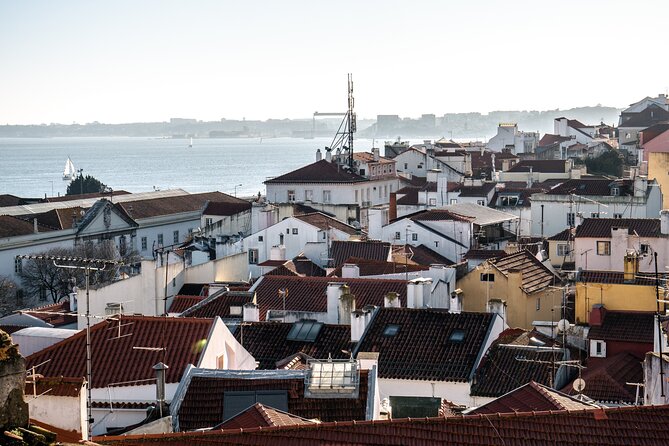 Lisbon Old Town: Exploration Game and Tour - Santa Justa Lift and the Carmo area