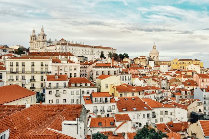 Lisbon Secrets of the Freemasons: Exploration Game and Tour - Banks, symbols, and the Grandella building