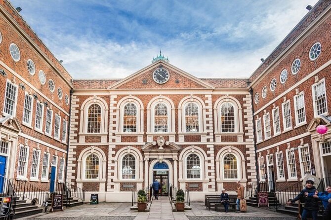 Liverpool Quest: Self Guided City Walk & Immersive Treasure Hunt - Shopping Streets and Albert Dock