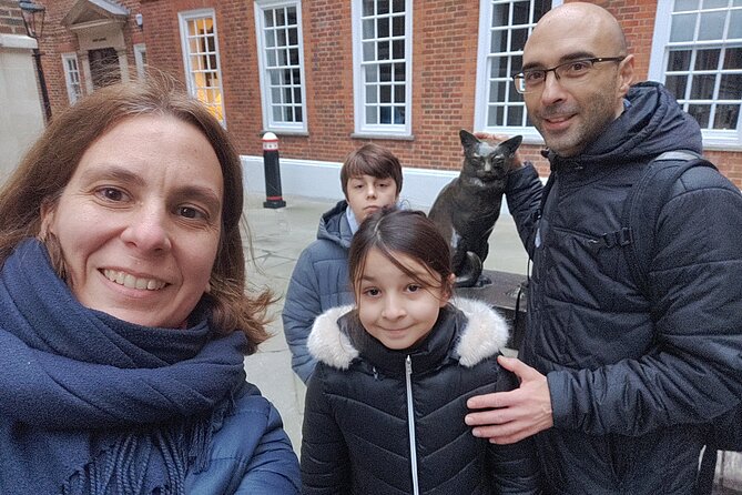 London Charles Dickens Puzzle Questo and Self-Guided Tour - Dr Johnson’s House and the world of English words