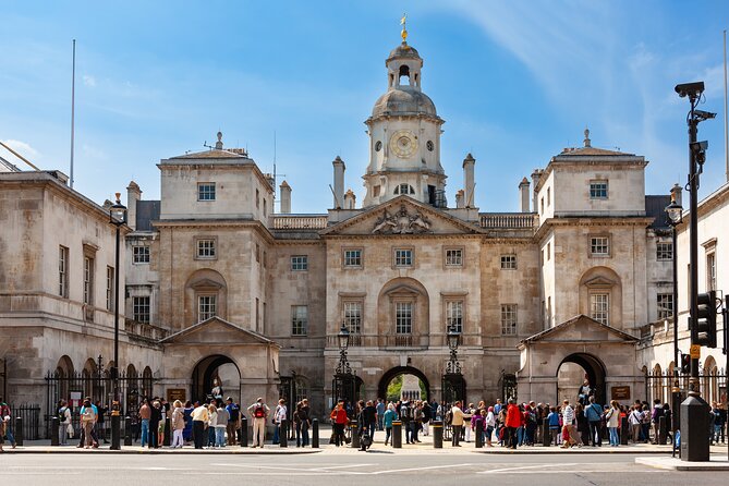 London’s Crown Secret: Self-Guided Royal Puzzle Quest - A royal route with a game built in