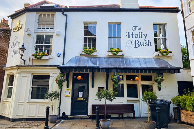 London's Hampstead: A vibrant village voyage city game - Hampstead Heath gives the walk room to breathe