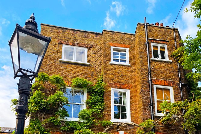 London's Hampstead: A vibrant village voyage city game - Starting on Haverstock Hill and finishing near Holly Bush