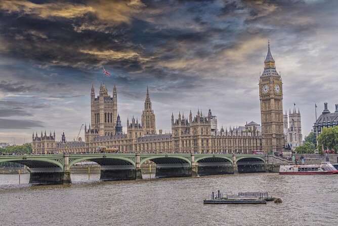 London Scavenger Hunt and Highlights Self-Guided Tour - Key points at a glance