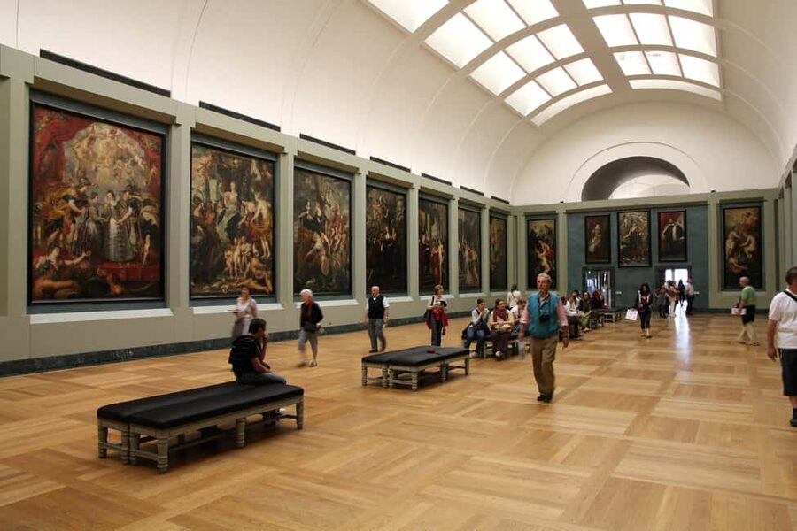 Louvre Guided Treasure Hunt for Families and Kids - What adults get from the two-hour visit