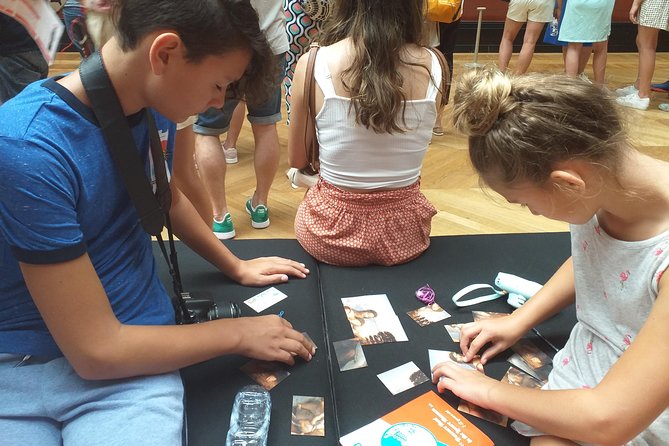 Louvre Museum Guided Family Treasure Hunt - How the guides handle different ages