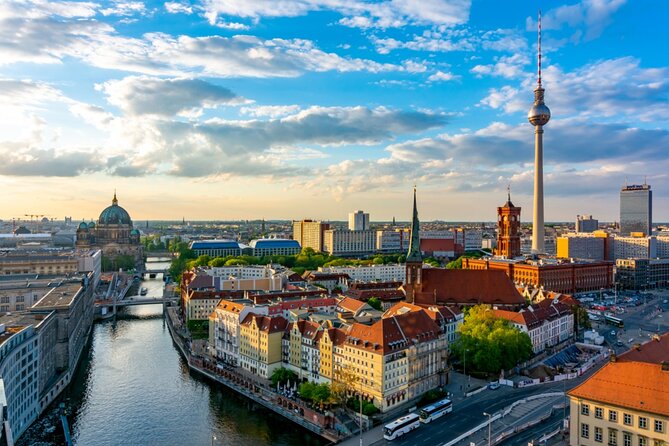 Love and War in Berlin: Self-Guided Story Puzzle Walk - A puzzle walk through Berlin’s changing center