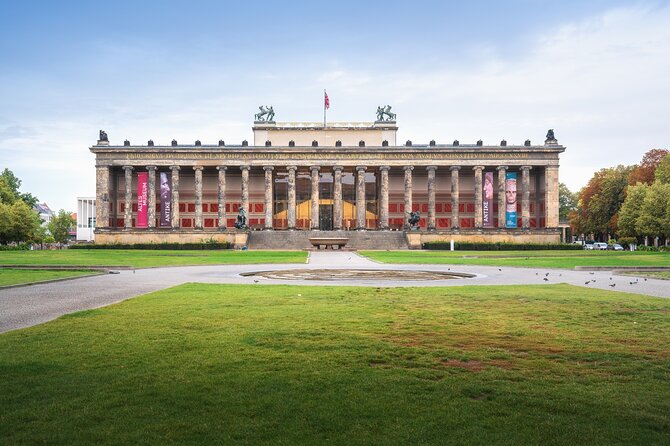 Love and War in Berlin: Self-Guided Story Puzzle Walk - Marx and Engels, and the memory of East Berlin
