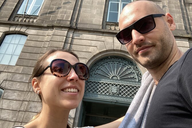 Love in Porto: Self-Guided Romantic Puzzle Walk - Starting beside Fonte dos Leões