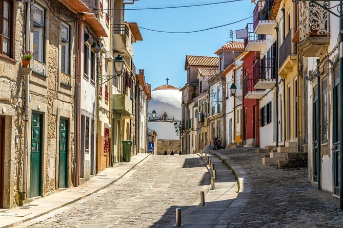 Love in Porto: Self-Guided Romantic Puzzle Walk - Treze a Rir uns dos Outros and the first clues