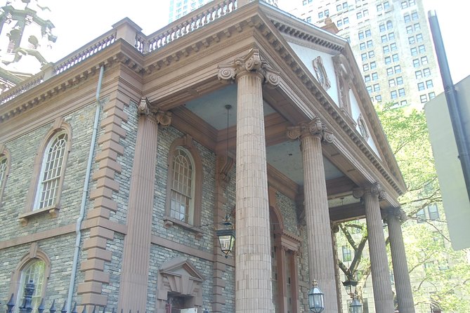 Lower Manhattan Self-Guided Walking Tour and Scavenger Hunt - Charging Bull, Bowling Green, and Wall Street