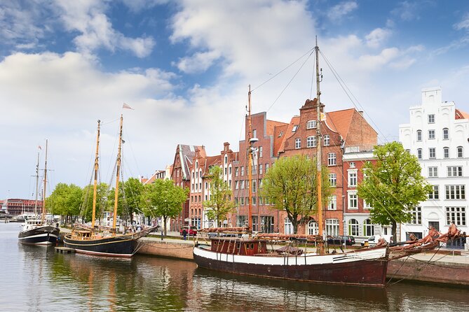 Lübeck Scavenger Hunt and Highlights Self Guided Audio Tour - Price, app setup, and practical value