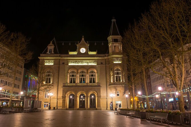 Luxembourg City Romantic Game: Walking Tour & Scavenger Hunt - Place Guillaume II and Knuedler