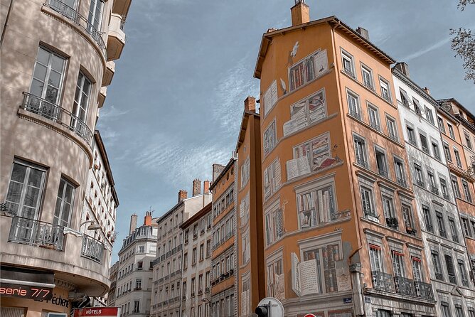 Lyon Scavenger Hunt and Sights Self-Guided Tour - A phone-led introduction to Lyon