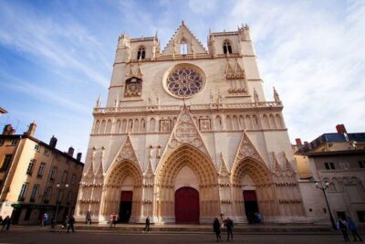 Lyon Scavenger Hunt and Sights Self-Guided Tour