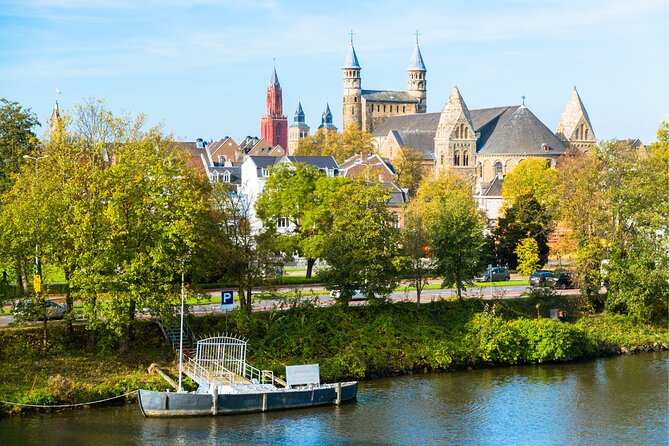 Maastricht Scavenger Hunt and Highlights Self Guided Audio Tour - A playful route through Maastricht’s old center