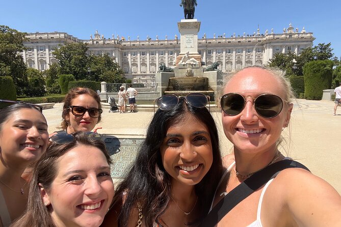 Madrid (Historical Centre) Scavenger Hunt and Self-Guided Tour - How the questions and photo tasks work