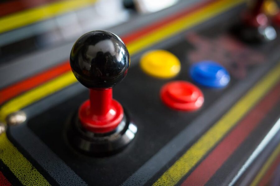 Madrid: Retro Escape Room "HEX Game" - Sixty minutes to save humanity