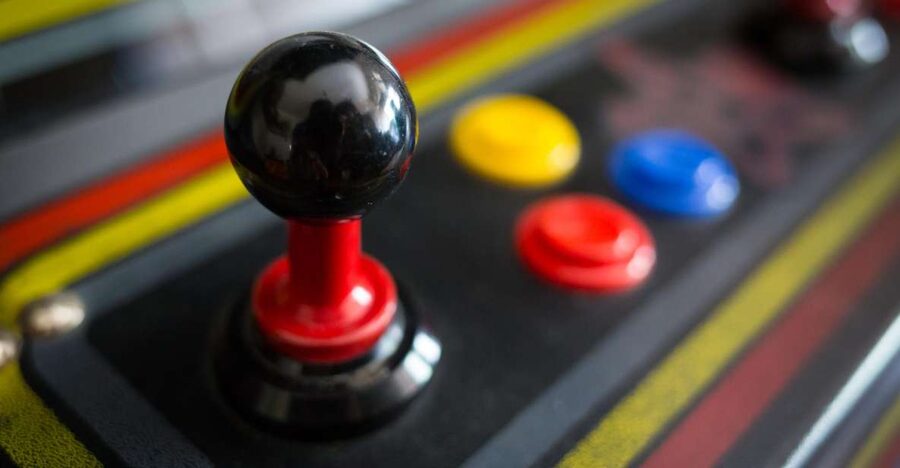 Madrid: Retro Escape Room "HEX Game" - Game Master help when your group stalls