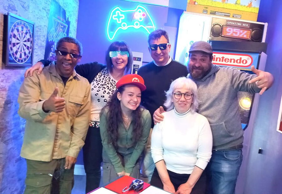 Madrid: Retro Escape Room "HEX Game" - A 15-minute briefing before the clock starts