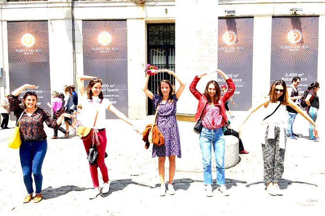 Madrid: Treasure Hunt Experience - Drinks, the local shot, and the Spanish sweets