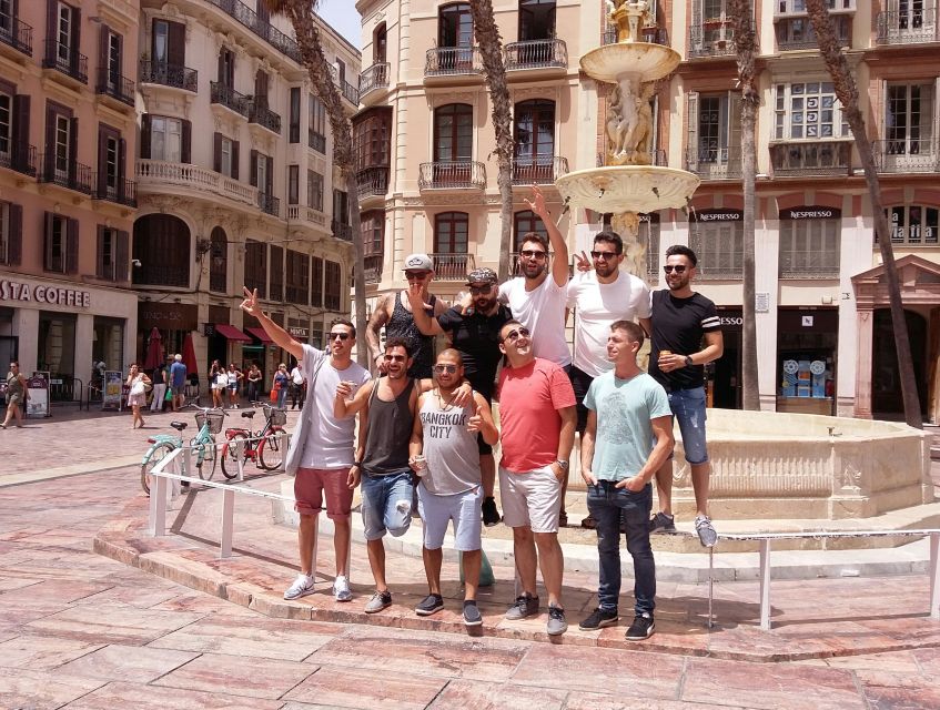 Malaga: Bachelorette Party Treasure Hunt - Paseo del Parque and the Alcazaba views