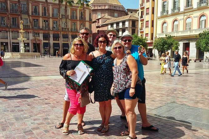 Málaga: Private Sightseeing Treasure Hunt - A City Tour With a Treasure Map Instead of a Megaphone