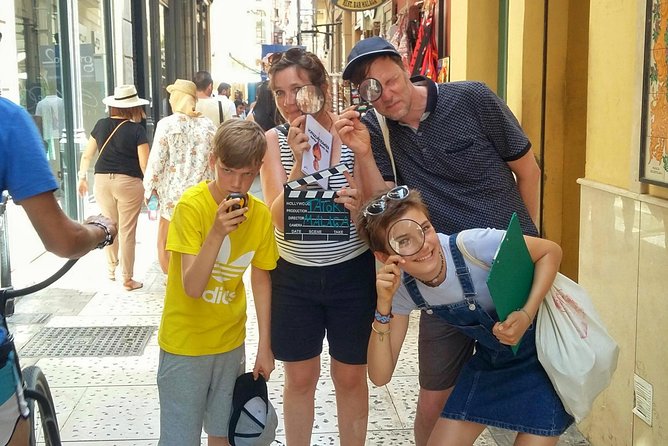Málaga: Private Sightseeing Treasure Hunt - Gardens, Side Streets, and the Carmen Thyssen Museum
