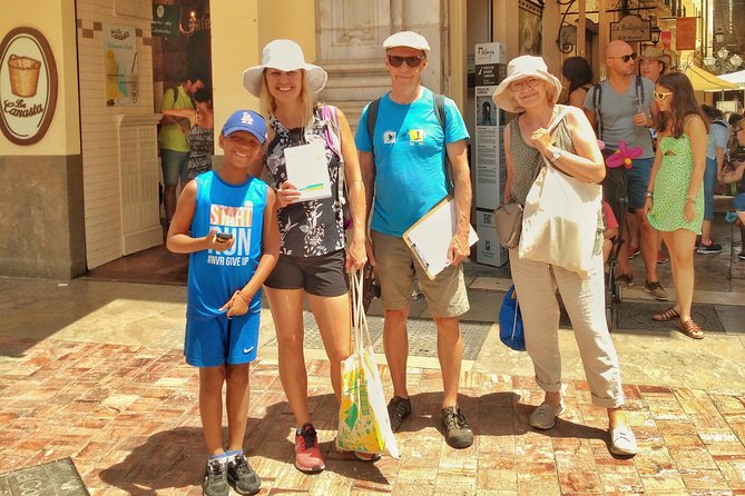 Málaga: Private Sightseeing Treasure Hunt - Mercado Central de Atarazanas and a Taste of Local Life