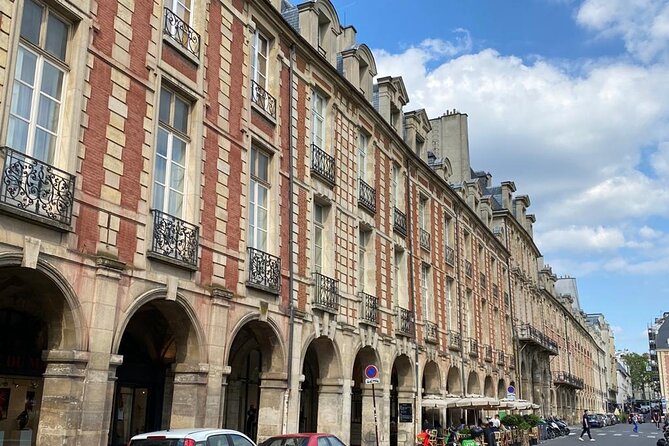 Marais Treasure Hunt & Discovery — Self-guided Paris Game - Rue des Francs-Bourgeois and the everyday Marais