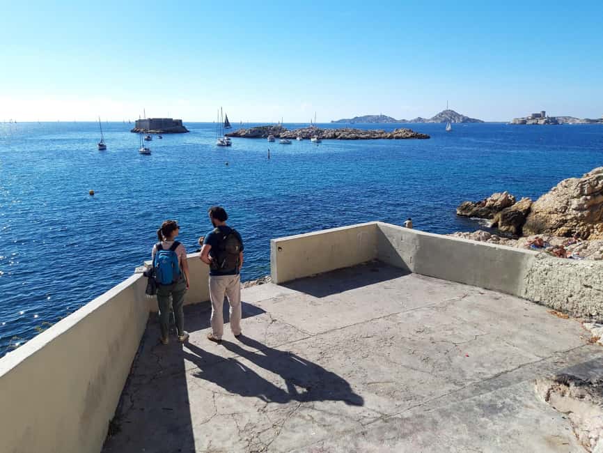 Marseille: Hidden Coves Exploration & Treasure Hunt - Following clues through the Endoume district