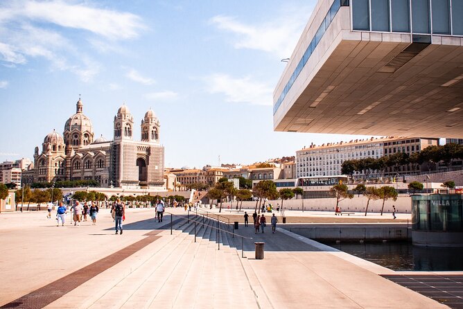 Marseille Scavenger Hunt and Sights Self-Guided Tour - Two hours, with room to stop