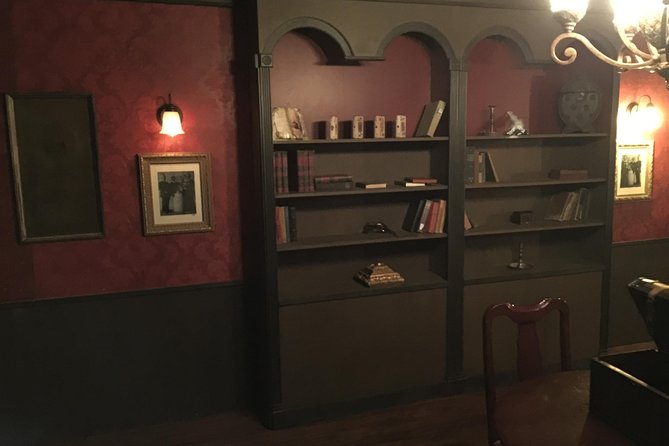 Master Of Illusions Magic & Paranormal Escape Room at Extreme Escape San Antonio - A family outing with a little pressure
