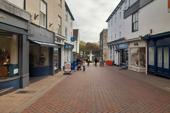 Medieval Mayhem in Bury St Edmunds Exploration Game and Tour - Why the self-guided format works well
