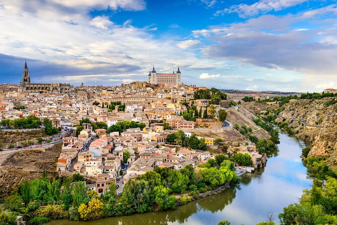 Medieval Toledo: The Knight of Three Cultures Exploration Game - El Arco de la Sangre and the first narrow streets