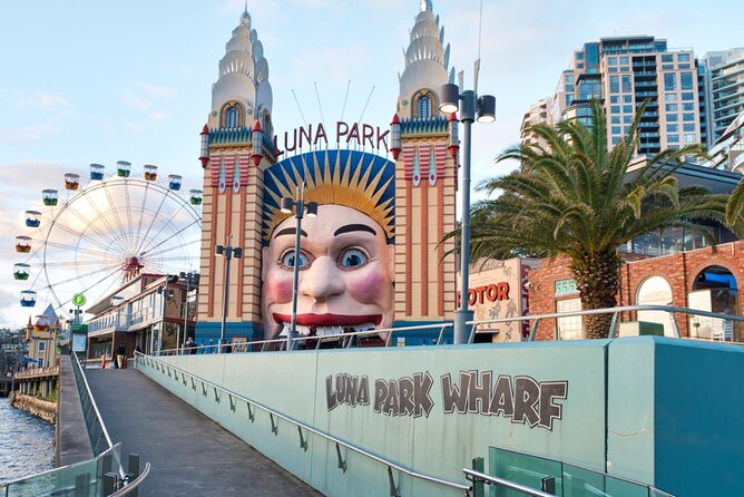 Melbourne (St Kilda) Scavenger Hunt and Sights Self-Guided Tour - Photo challenges make the walk social