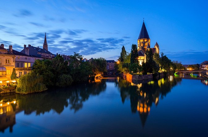 Metz Scavenger Hunt and Highlights Self Guided Audio Tour - Place Saint-Louis and the feel of old Metz