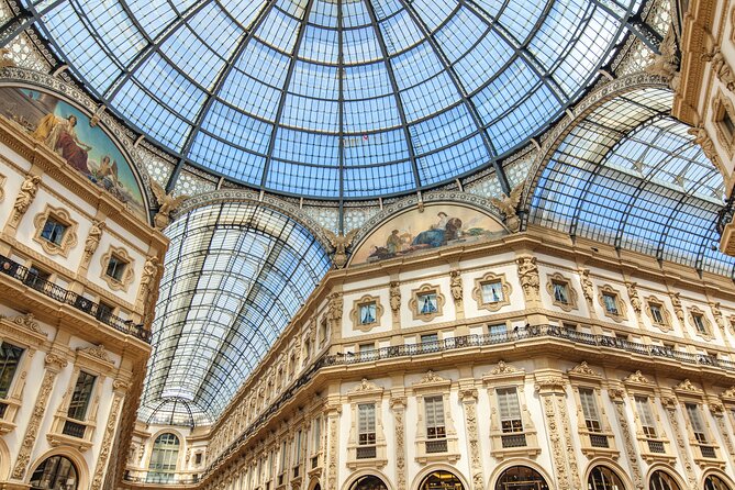Milan Treasure Hunt for Groups of Friends, Team Building & Company Incentives - Galleria Vittorio Emanuele II and a pizza pause