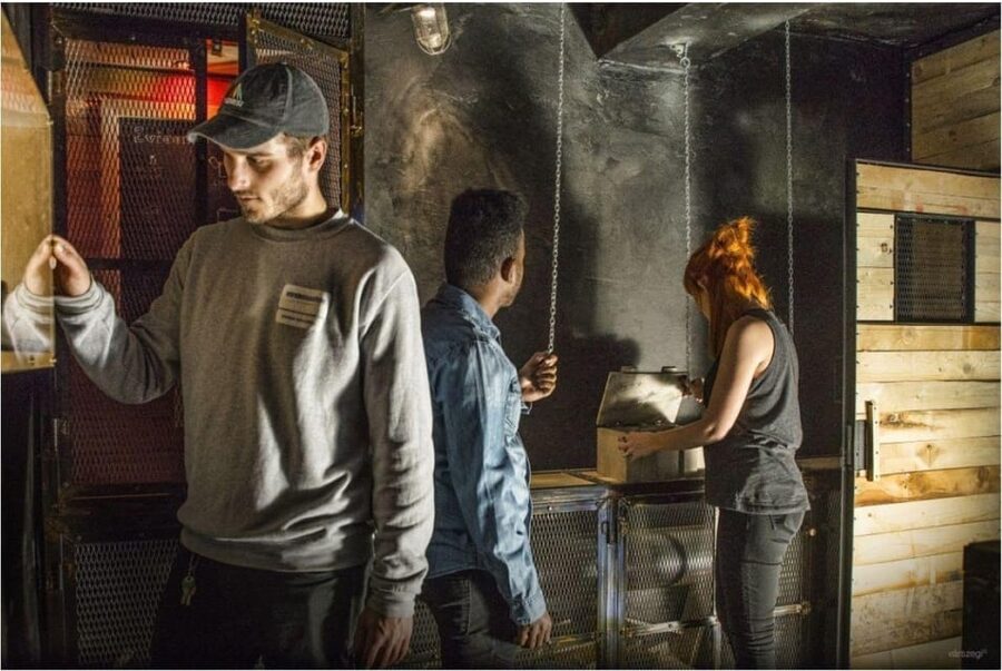 Molde: Serial Killer Escape Room Game - Your first minutes: briefing before the investigation