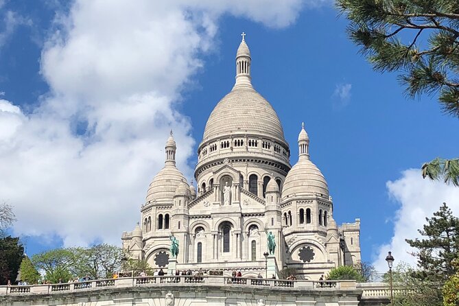 Montmartre Treasure Hunt — Fun and Cultural Investigation - The vineyards and quieter corners of the hill