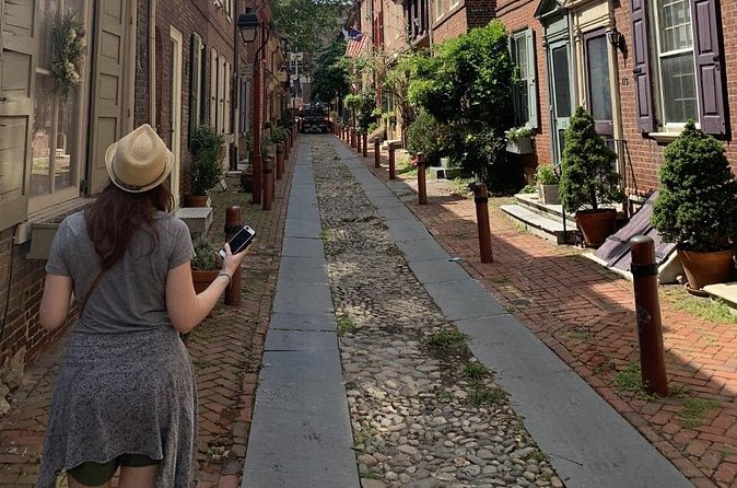 Mysteries on the Move: Scavenger Hunt in Savannah - Your phone is essential, and the technology can be uneven