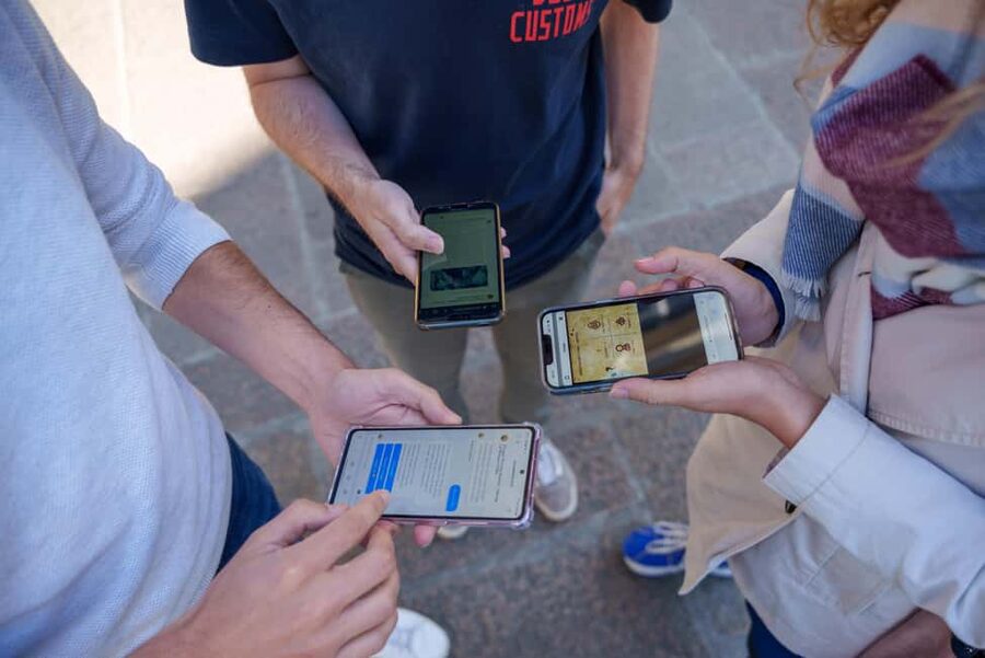 Nantes: Outdoor Escape Game - Mousquetaires - The best part: learning through the clues