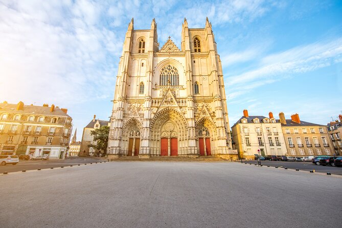 Nantes Scavenger Hunt and Highlights Self-Guided Tour - Key points to know before you book