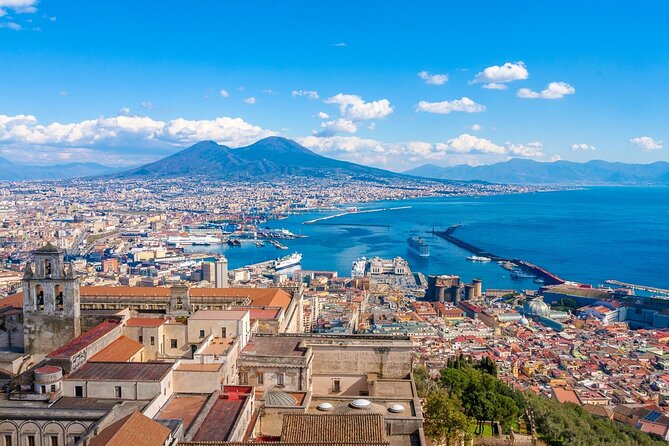 Naples Scavenger Hunt and Highlights Self-Guided Tour - Finding 10 or more attractions through clues
