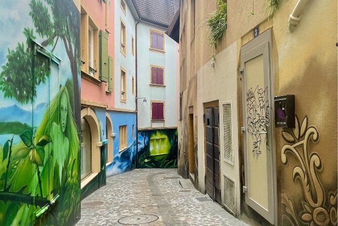 Neuchâtel Scavenger Hunt and Sights Self-Guided Private Tour - Why the educational side works