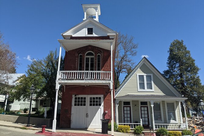 Nevada City Scavenger Hunt Walking Tour and Game - City Hall brings civic history into the game