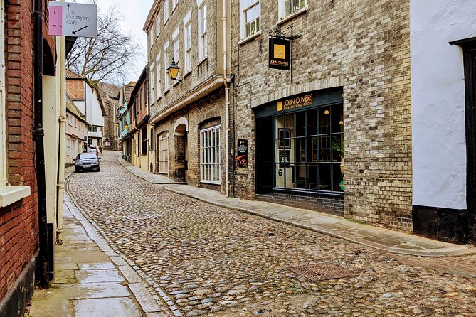 Norwich City Game: Medieval Mystery & Walking Tour - Starting at The Halls and Elm Hill