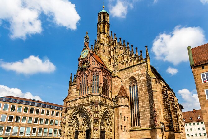 Nuremberg: Medieval Darkness Exploration Game - Market sights at Frauenkirche and Schöner Brunnen
