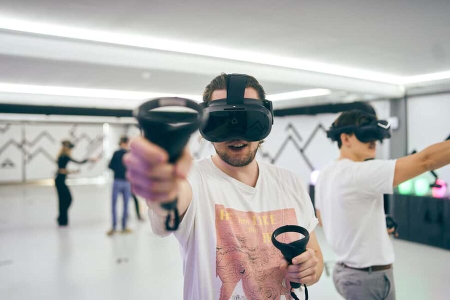 Oberhausen: Virtual escape game adventure in the Centro area! - Choosing the right scenario and difficulty